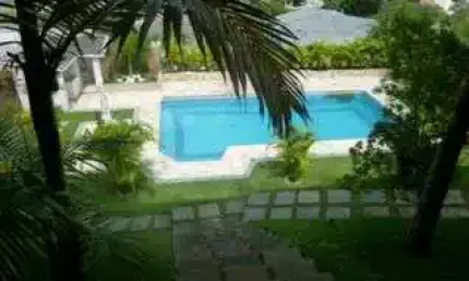 Lindissima Casa de condomínio para venda possui 1000 metros com 4 dorm.