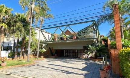 Residencial 2 em Alphaville, com 361 m2 e 3 suites .Com vista incrível. OPORTUNIDADE