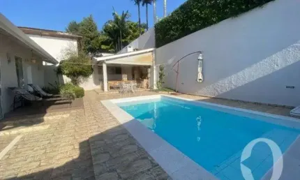 Oportunidade, casa terrea para venda com 420 metros de terreno. Ambientes integrados!!