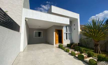 EXCELENTE CASA TÉRREA, SEMI MOBILIADA PROXIMA AO OPERÁRIO
