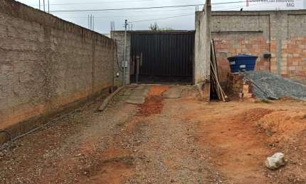 Casa para Venda em Esmeraldas, Monte Sinai, 2 dormitórios, 1 banheiro, 2 vagas