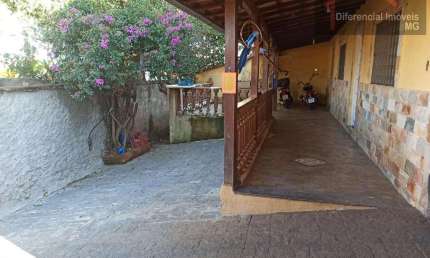 Casa para Venda em Contagem, Retiro, 4 dormitórios, 2 banheiros, 4 vagas