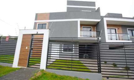 Sobrado Triplex à venda com 3 quartos no Atuba em Curitiba
