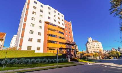 Apartamento mobiliado à venda com 2 suítes no Juvevê em Curitiba