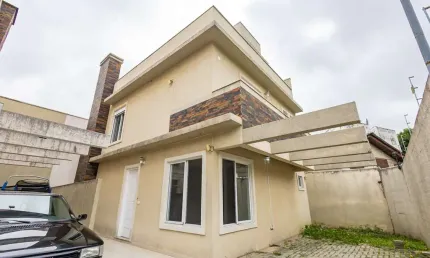 Sobrado Triplex com 3 Quartos no Boa Vista em Curitiba