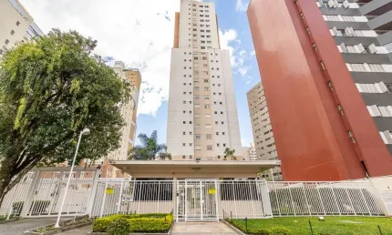 Apartamento à venda com 2 quartos no Água Verde em Curitiba