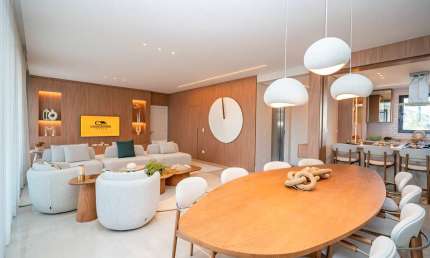 Apartamento mobiliado à venda com 3 suítes no Alto da Glória em Curitiba