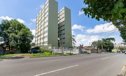 Apartamento para locação com 2 quartos no Santa Cândida em Curitiba