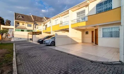 Sobrado com 3 quartos à venda em Condomínio no Bairro Xaxim em Curitiba