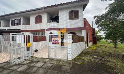 Casa com 3 quartos à venda no Bom Retiro, Matinhos 