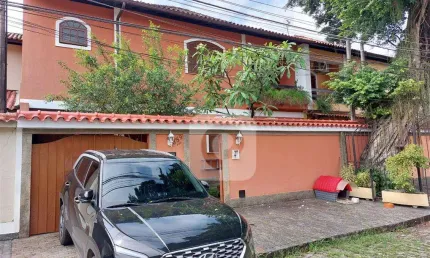 Excelente casa duplex na Freguesia com 198 m² parcialmente mobiliada.  Entrar e morar.