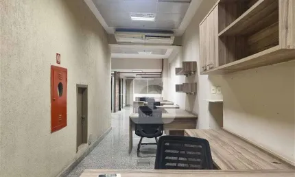 Prédio comercial de 10 andares e 974m² no centro da cidade á venda