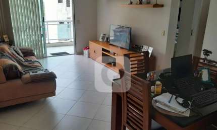Apartamento de 2 quartos, sendo 1 suíte, com varanda e 2 vagas no melhor trecho do Recreio