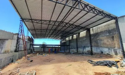 Galpão para alugar, 280 m² por R$ 7.500/mês - Coqueiral - Araruama/RJ