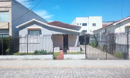 Casa, 120 m² - venda por R$ 4.500.000,00 ou aluguel por R$ 12.000,00/mês - Centro - Araruama/RJ