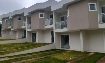 Casa com 2 dormitórios para alugar, 85 m² por R$ 1.880,00/mês - Alto da Boa Vista - Araruama/RJ