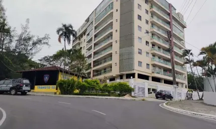 Apartamento com 3 dormitórios à venda, 113 m² por R$ 600.000 - Parque Hotel - Araruama/RJ