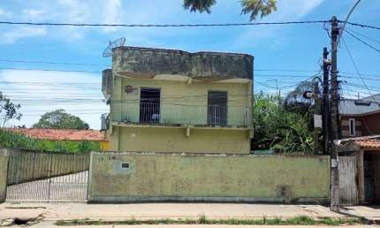 Apartamento com 2 dormitórios à venda, 61 m² por R$ 250.000,00 - Centro - Araruama/RJ