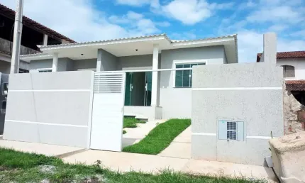 Casa com 2 dormitórios à venda, 80 m² por R$ 285.000,00 - Paraty - Araruama/RJ