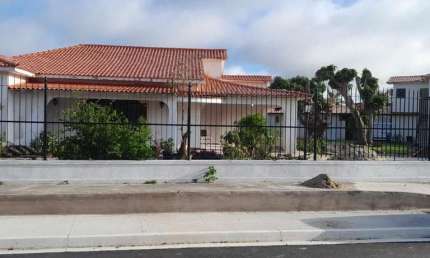 Casa com 6 dormitórios à venda, 600 m² por R$ 1.300.000,00 - Coqueiral - Araruama/RJ