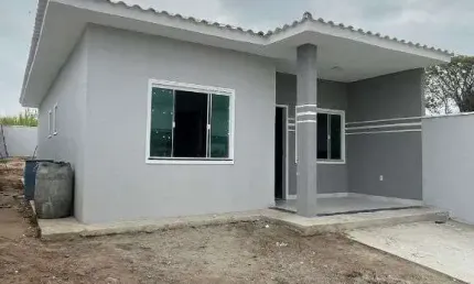 Casa com 2 dormitórios à venda, 70 m² por R$ 320.000,00 - Praia do Barbudo - Araruama/RJ