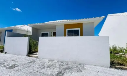 Casa com 2 dormitórios à venda, 65 m² por R$ 250.000,00 - Fazendinha - Araruama/RJ