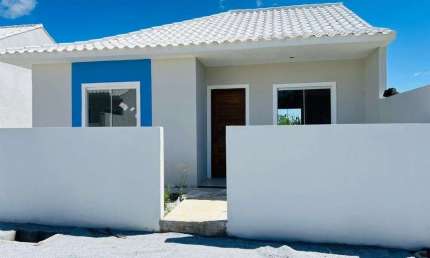 Casa com 2 dormitórios à venda, 65 m² por R$ 250.000,00 - Fazendinha - Araruama/RJ