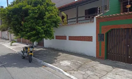 CASA TRIPLEX INDEPENDENTE - 4 QUARTOS - BRAGA - CBO FRIO/RJ