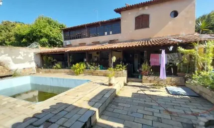 Casa com 5 dormitórios à venda, excelente localização - Centro - Araruama/RJ