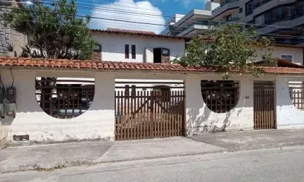 Apartamento com 3 dormitórios à venda, 95 m² por R$ 395.000,00 - Braga - Cabo Frio/RJ