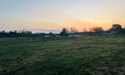 Terreno à venda, 28000 m² por R$ 2.500.000,00 - Três Vendas - Araruama/RJ