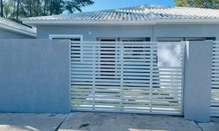 Casa com 2 dormitórios à venda, 69 m² por R$ 290.000,00 - Bananeiras - Araruama/RJ