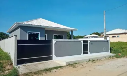 Casa com 3 dormitórios à venda, 150 m² por R$ 480.000,00 - Fazendinha - Araruama/RJ