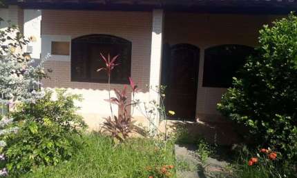 Casa com 2 dormitórios à venda, 80 m² por R$ 240.000,00 - Praia do Barbudo - Araruama/RJ