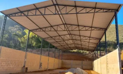 Galpão à venda, 360 m² por R$ 960. - Novo Mundo - Bom Jardim/RJ
