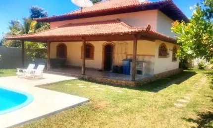 Casa com 3 dormitórios à venda, 100 m² por R$ 300.000,00 - Praia do Barbudo - Araruama/RJ