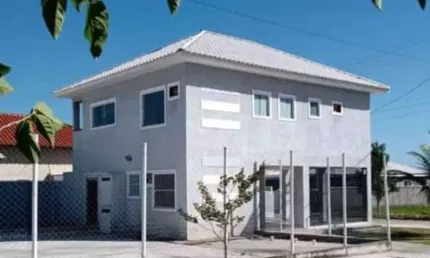 Casa com 3 dormitórios à venda, 161 m² por R$ 590.000,00 - Fazendinha - Araruama/RJ