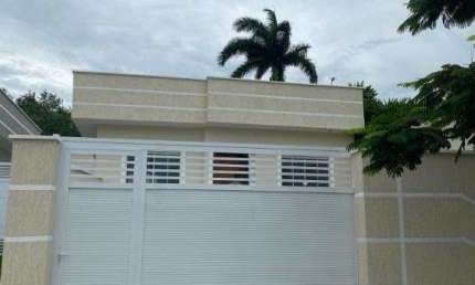 Casa com 2 dormitórios à venda, 71 m² por R$ 300.000,00 - Coqueiral - Araruama/RJ