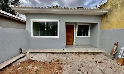 Casa com 2 dormitórios à venda, 70 m² por R$ 290.000,00 - Praia do Barbudo - Araruama/RJ