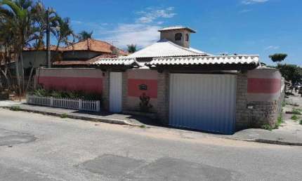 Casa com 3 dormitórios à venda, 280 m² por R$ 780.000 - Vila Capri - Araruama/RJ
