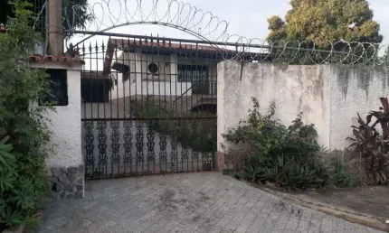 Casa com 3 dormitórios à venda, 250 m² por R$ 800.000,00 - Parque Hotel - Araruama/RJ
