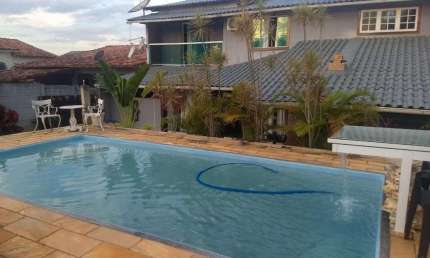 Casa com 4 dormitórios à venda, 200 m² por R$ 530.000,00 - Coqueiral - Araruama/RJ