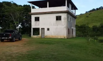 Sítio com 4 dormitórios à venda, 387200 m² por R$ 950.000,00 - Rio da Areia - Saquarema/RJ