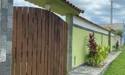 Casa com 3 dormitórios à venda, 200 m² por R$ 300.000,00 - Iguabinha - Araruama/RJ