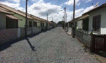 Casa com 2 dormitórios à venda, 78 m² por R$ 170.000,00 - Praia do Barbudo - Araruama/RJ