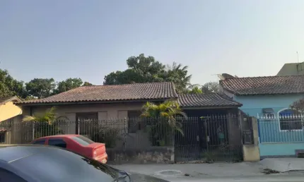 Casa com 3 dormitórios à venda por R$ 470.000,00 - Centro - Araruama/RJ