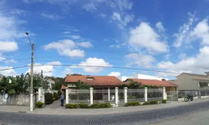 Casa com 3 dormitórios para alugar, 300 m² por R$ 7.000,00/mês - Parque Hotel - Araruama/RJ