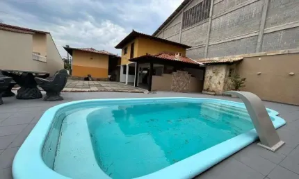 Casa com 4 dormitórios, 300 m² - venda por R$ 1.400.000,00 ou aluguel por R$ 10.000,00/mês - Parque Hotel - Araruama/RJ