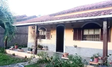 Casa com 2 quartos à venda na Vila Capri, Araruama 