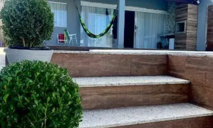 Excelente Casa em condomínio para locação R$2500 - Fazendinha - Araruama/RJ